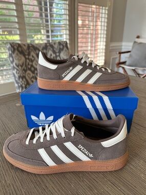 NIB Adidas Handball Spezial brown/white youth sz 6 - womens 7.5